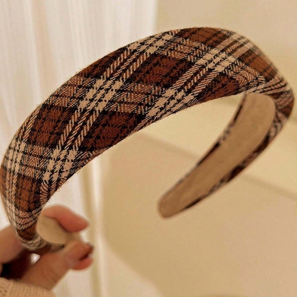 Neutral Plaid Minimalist Headband - Picture 7 of 9